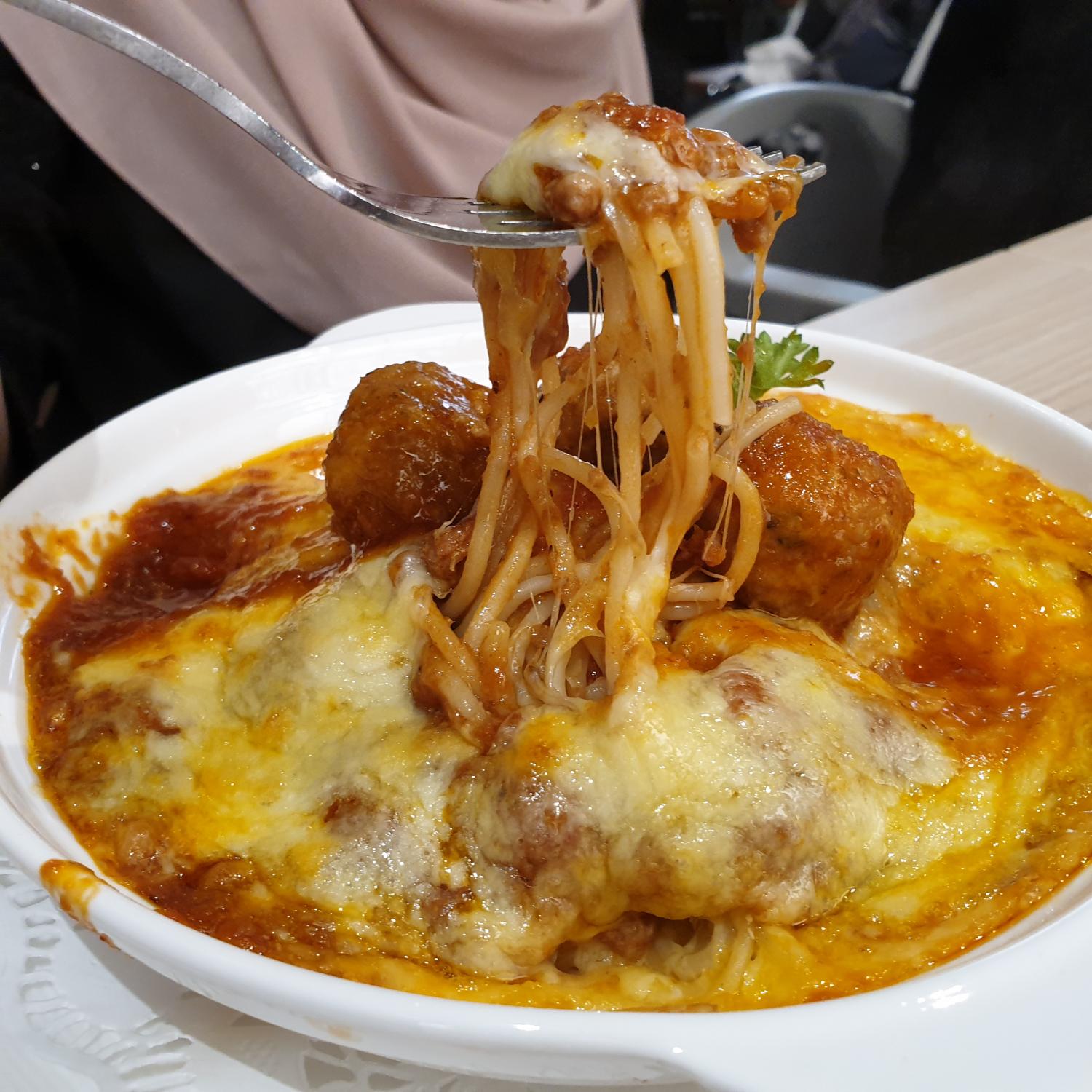 Baked Spaghetti Bolognese 