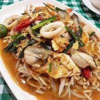 Food at Warong Kim's Goreng Delights