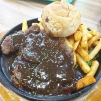 Food at Fatty Bom Bom