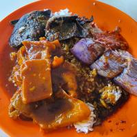 Food at Hajjah Sapiah Muslim Stall